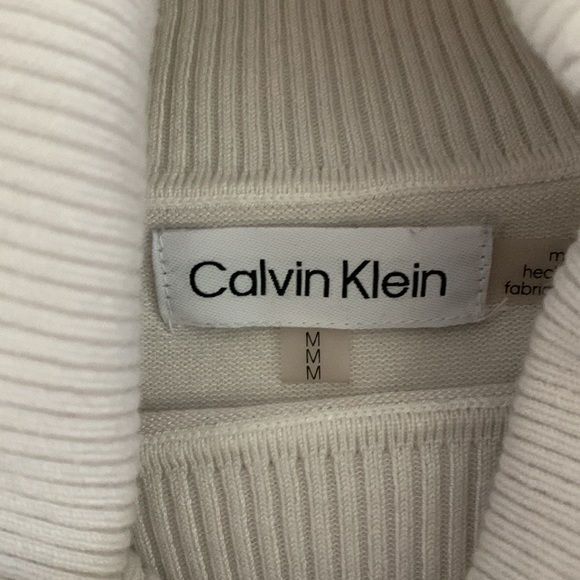 Calvin Klein Turtle Neck - Picture 3 of 3
